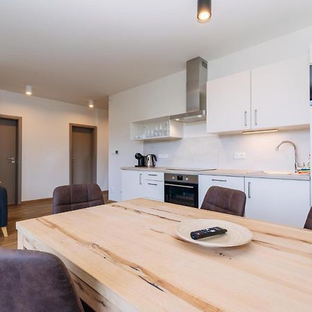 Apartment Enzian โลชนา โปด กลิโนฟเซม ภายนอก รูปภาพ