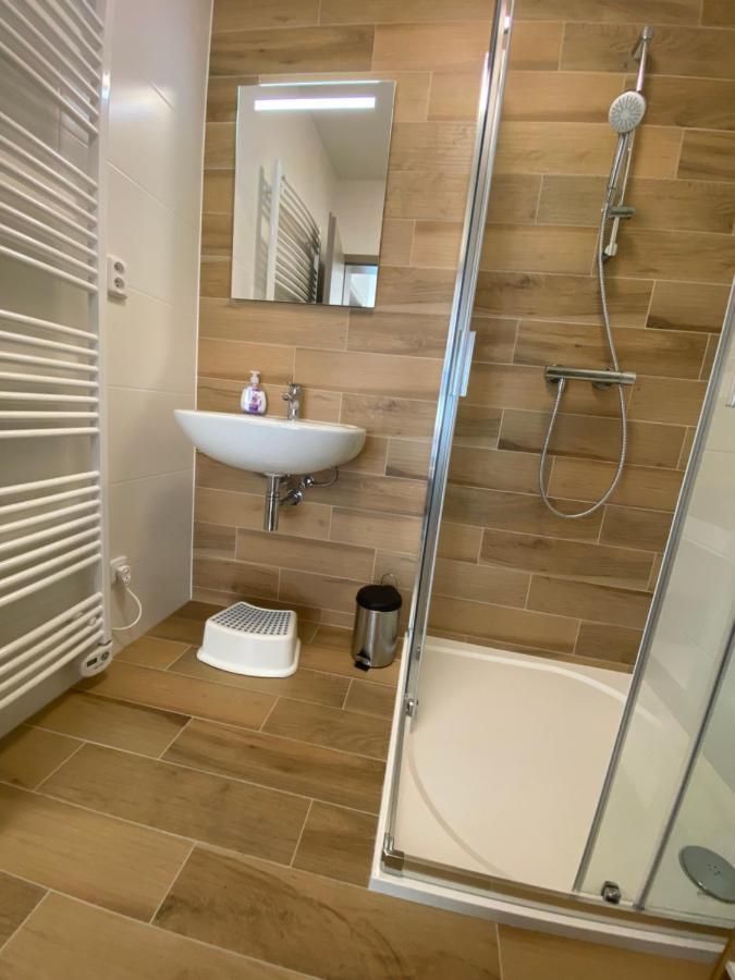 Apartment Enzian โลชนา โปด กลิโนฟเซม ภายนอก รูปภาพ